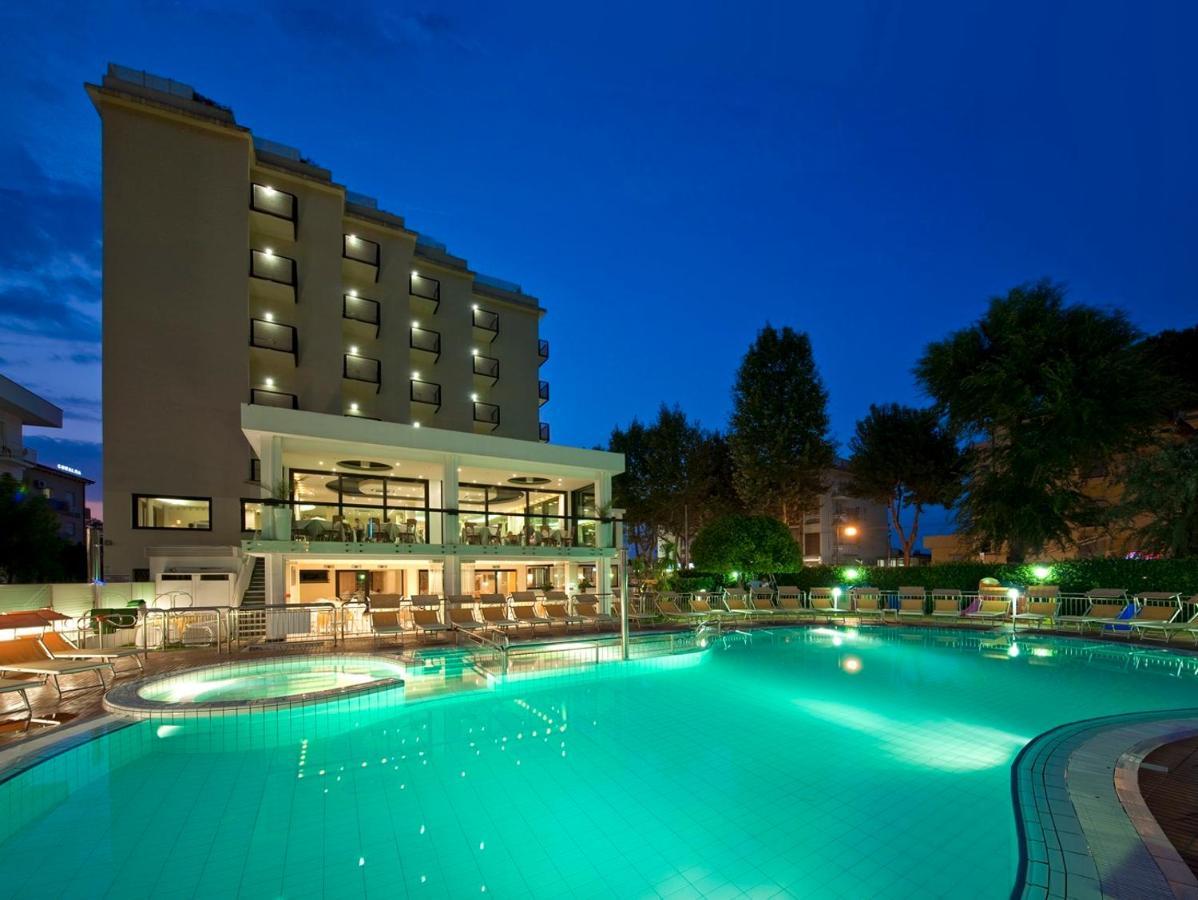 Hotel 2000 Riccione Kültér fotó