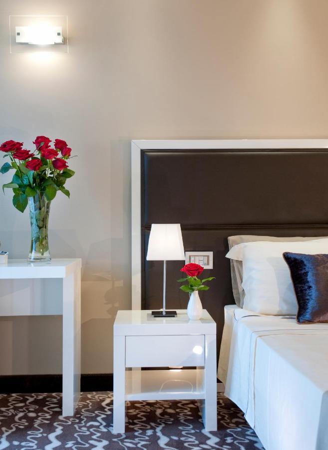 Hotel 2000 Riccione Szoba fotó