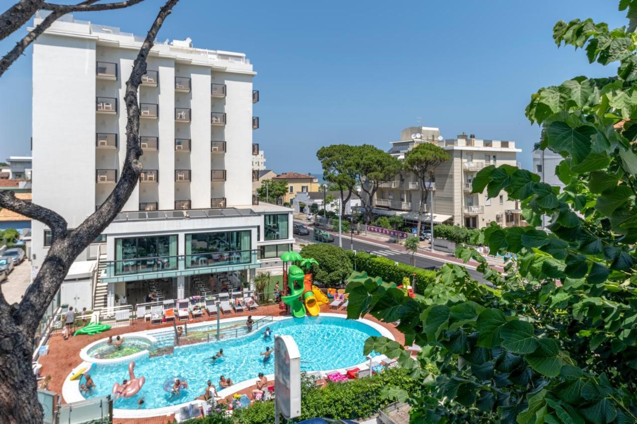 Hotel 2000 Riccione Kültér fotó