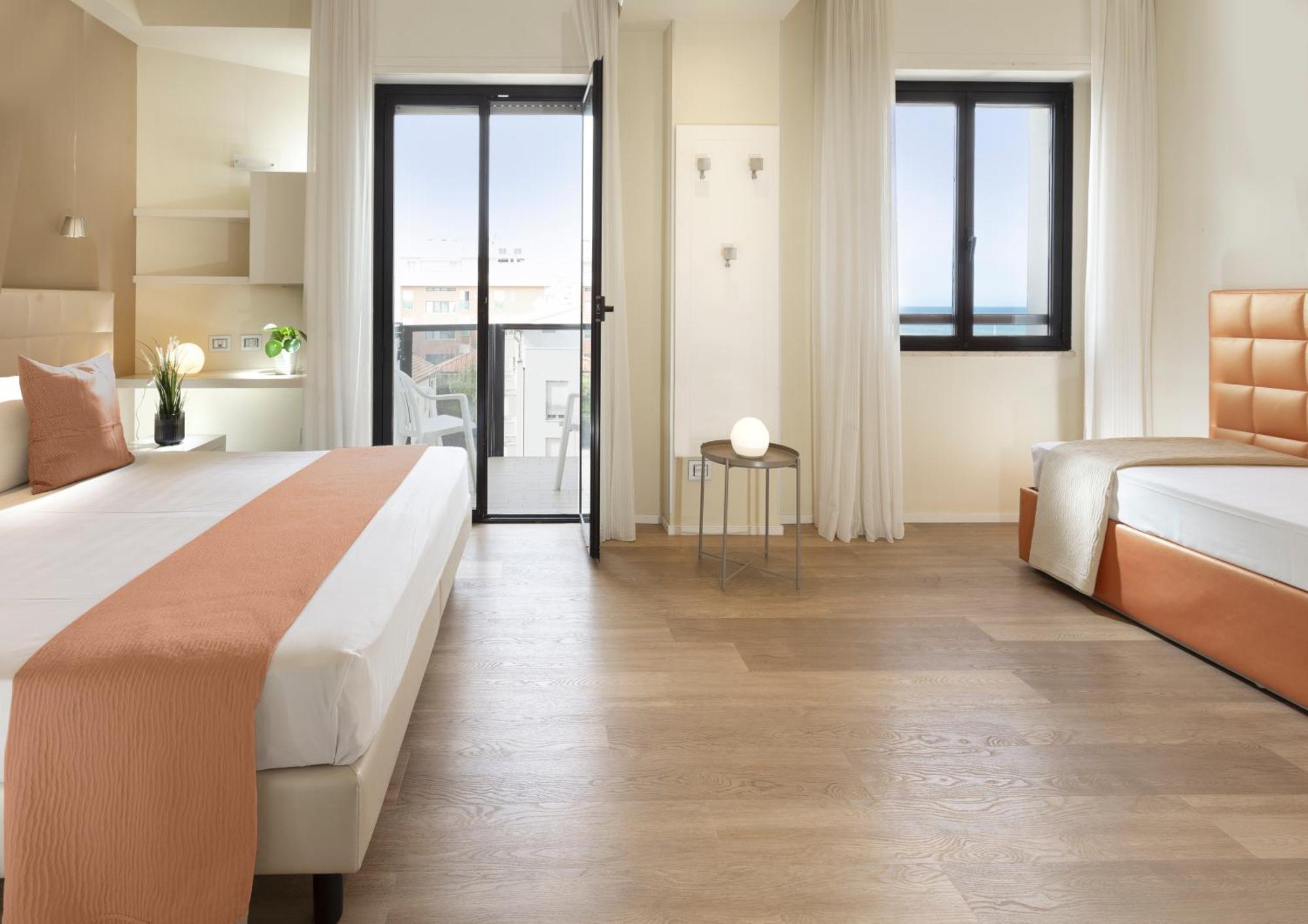 Hotel 2000 Riccione Kültér fotó