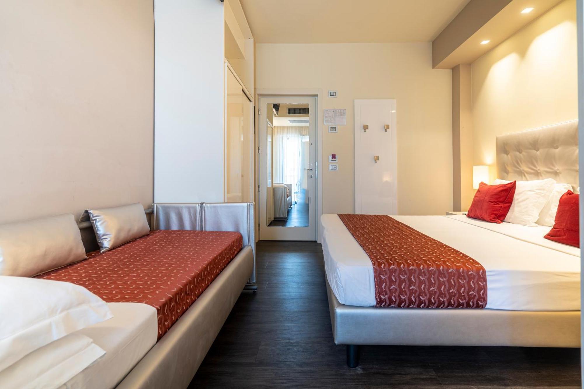 Hotel 2000 Riccione Kültér fotó