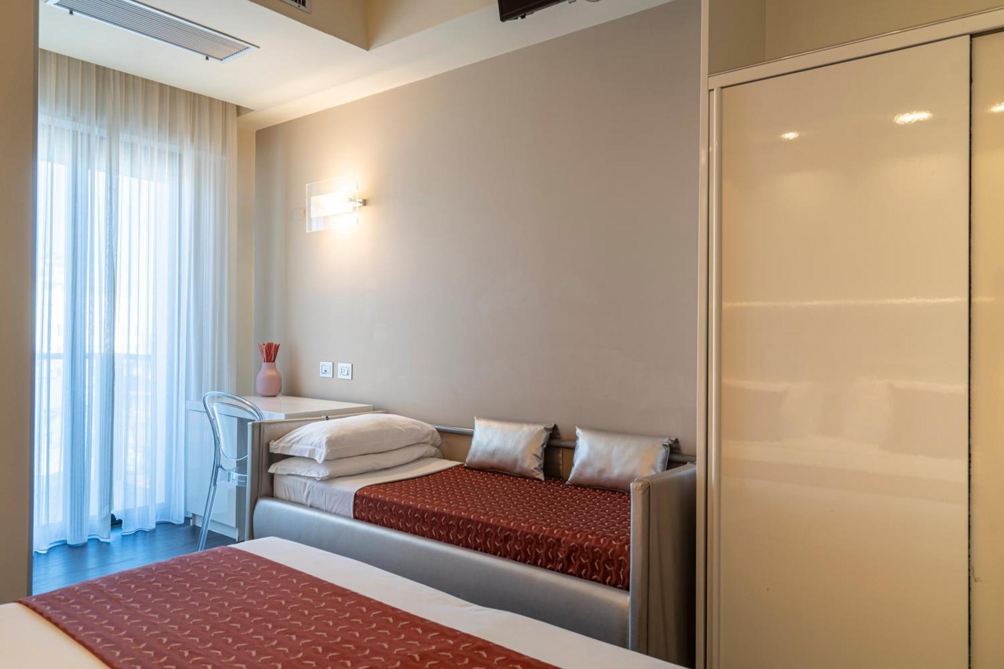 Hotel 2000 Riccione Kültér fotó