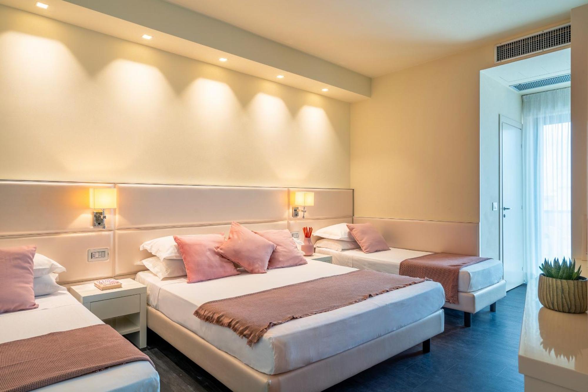 Hotel 2000 Riccione Kültér fotó
