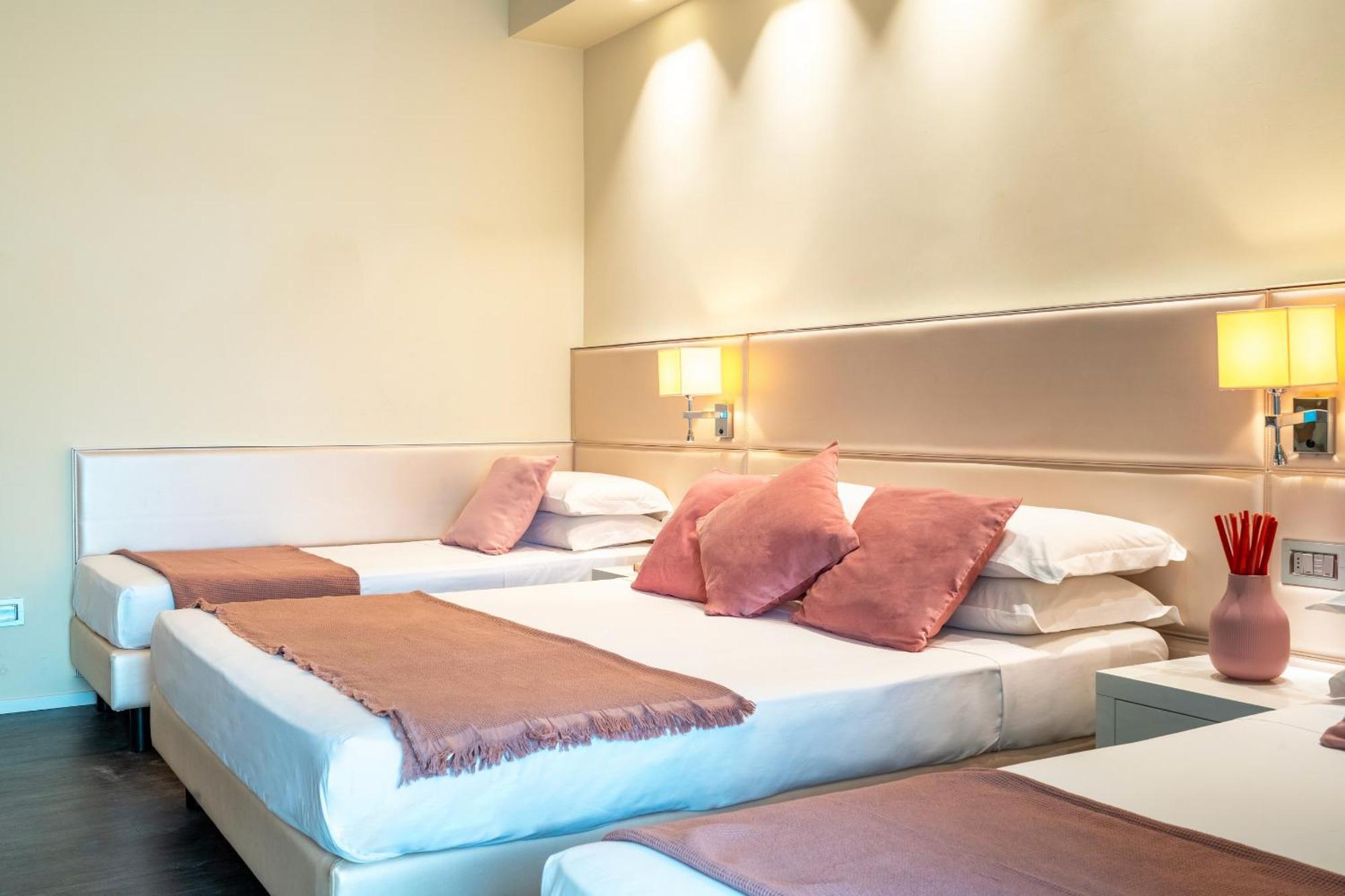 Hotel 2000 Riccione Kültér fotó