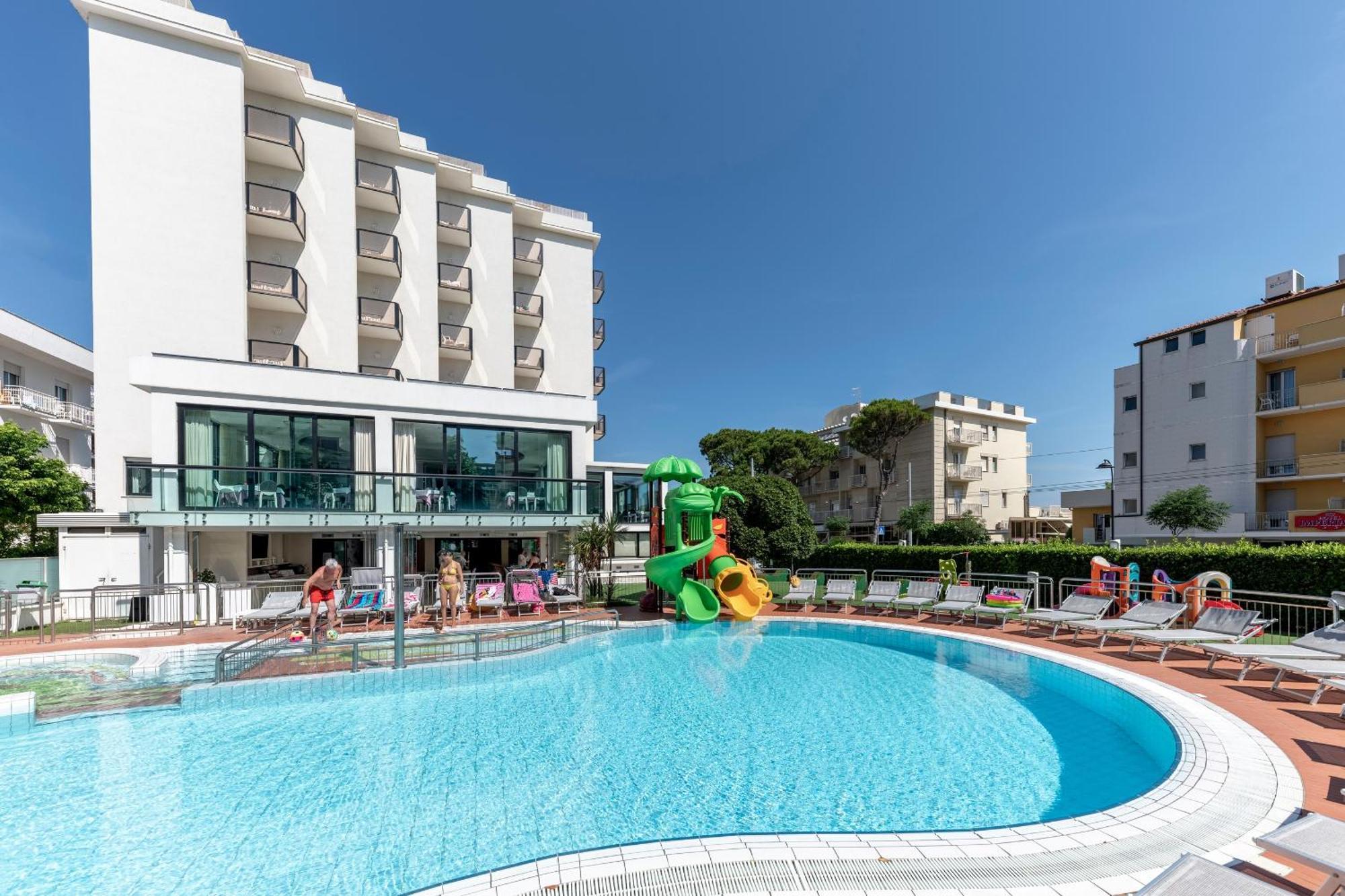 Hotel 2000 Riccione Kültér fotó
